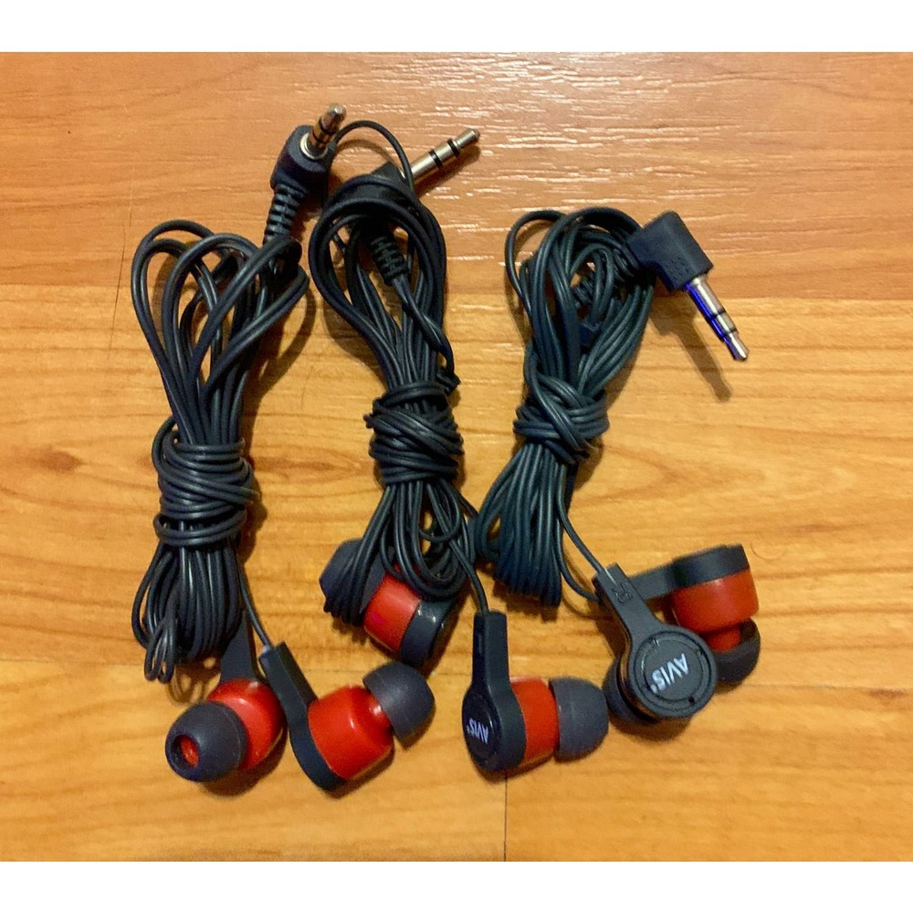 3 pairs of headphones